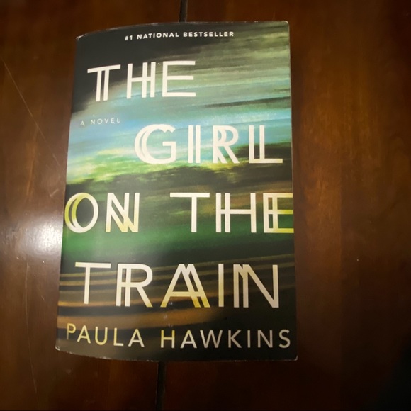 The girl on the train book - Picture 1 of 2